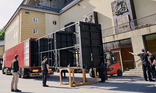 Gebnrüder Weiss Operntransport