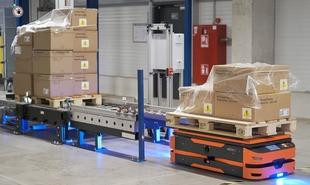 Safelog Transportrobo Übergabe an Fördebei Roman Mayer 310